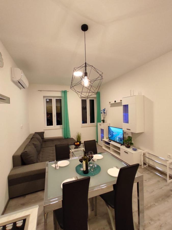 Apartment Ravnice Omiš Exteriör bild