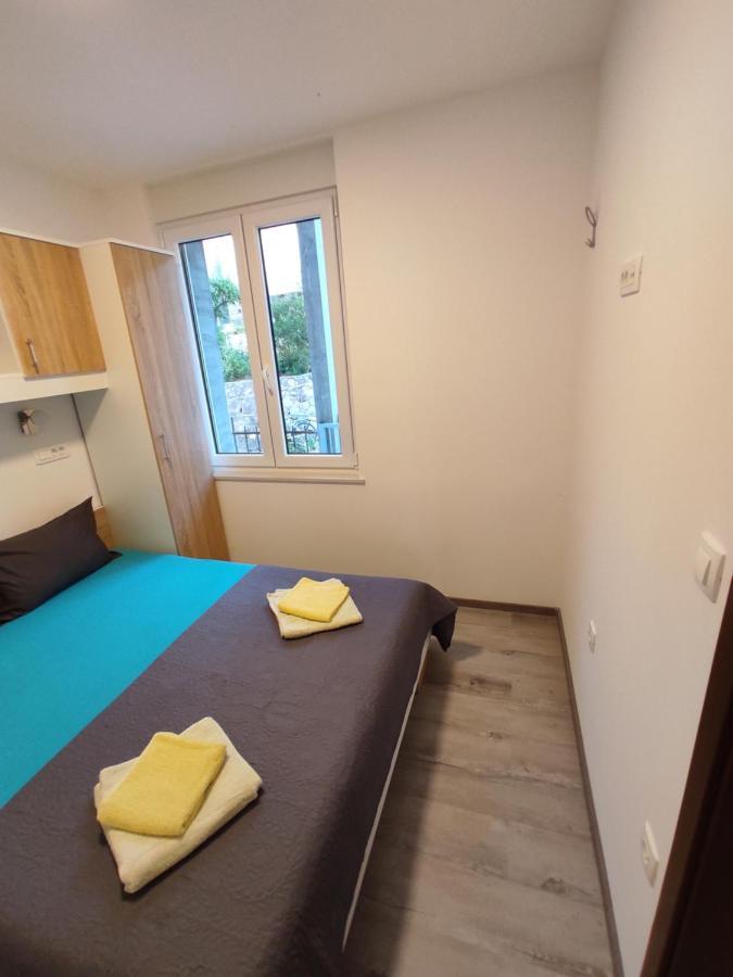 Apartment Ravnice Omiš Exteriör bild