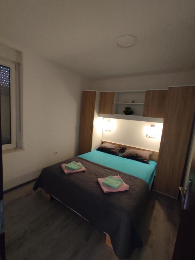 Apartment Ravnice Omiš Exteriör bild