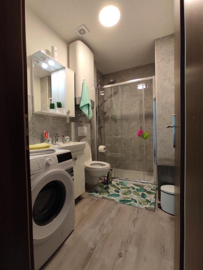 Apartment Ravnice Omiš Exteriör bild