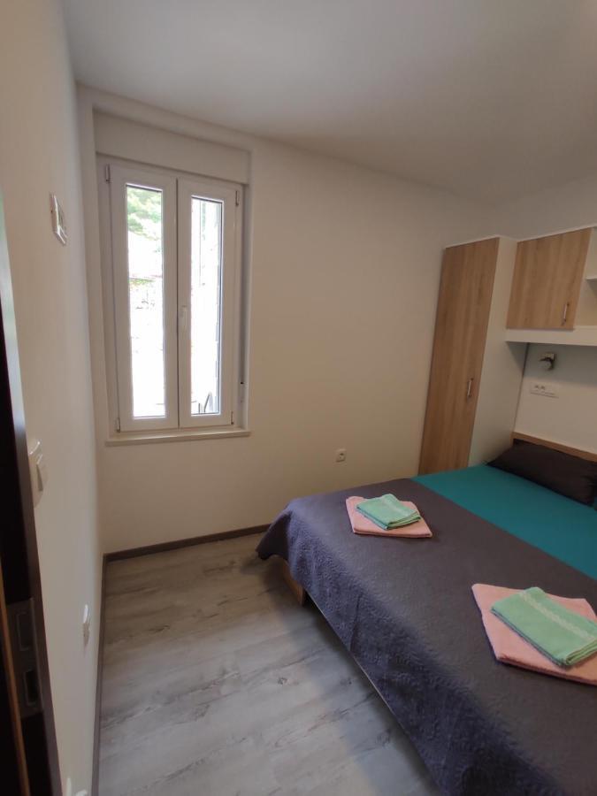 Apartment Ravnice Omiš Exteriör bild