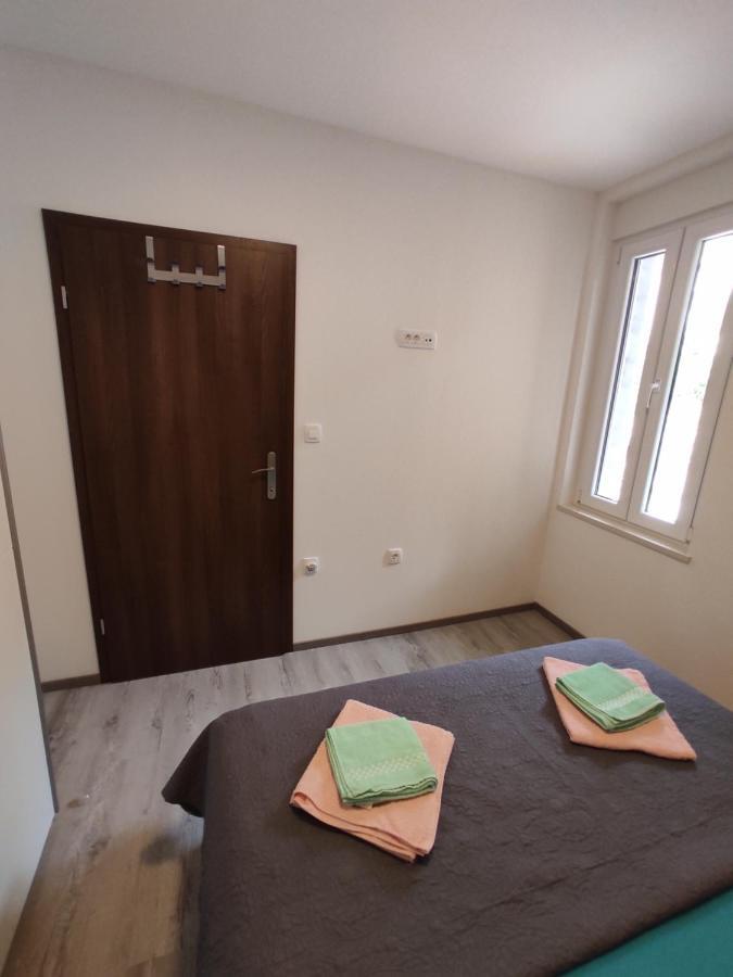 Apartment Ravnice Omiš Exteriör bild