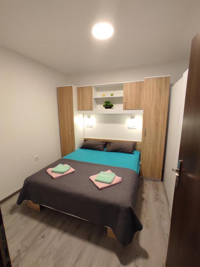 Apartment Ravnice Omiš Exteriör bild