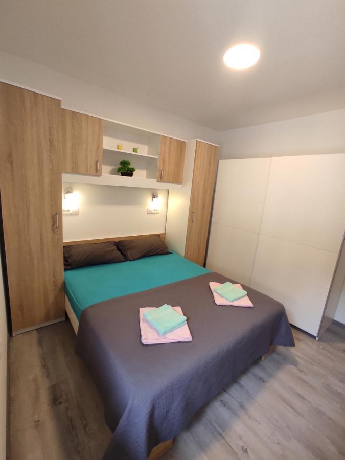 Apartment Ravnice Omiš Exteriör bild