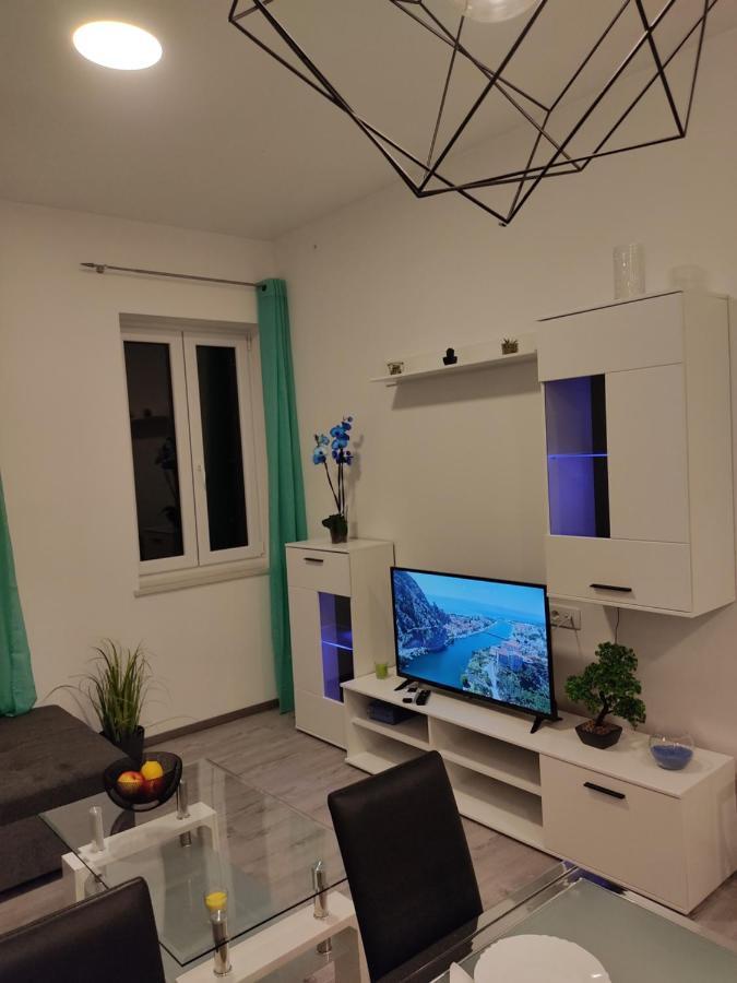 Apartment Ravnice Omiš Exteriör bild